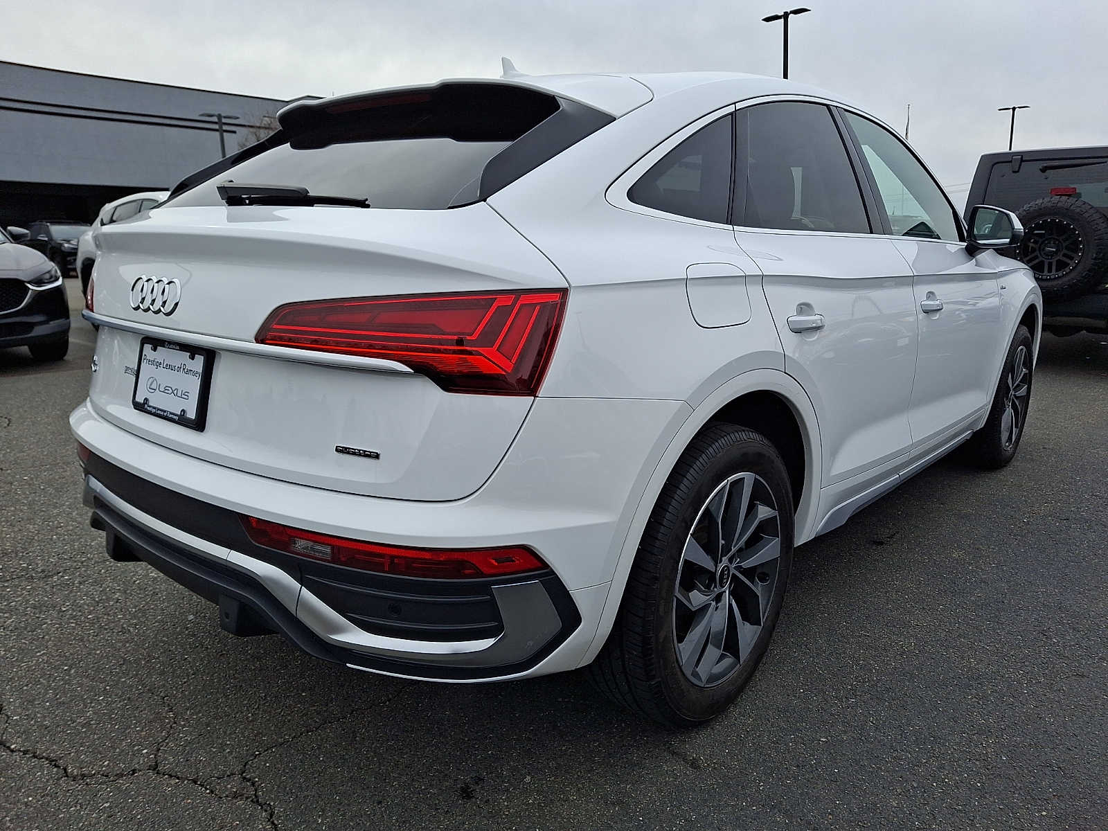View vehicle photo 4
