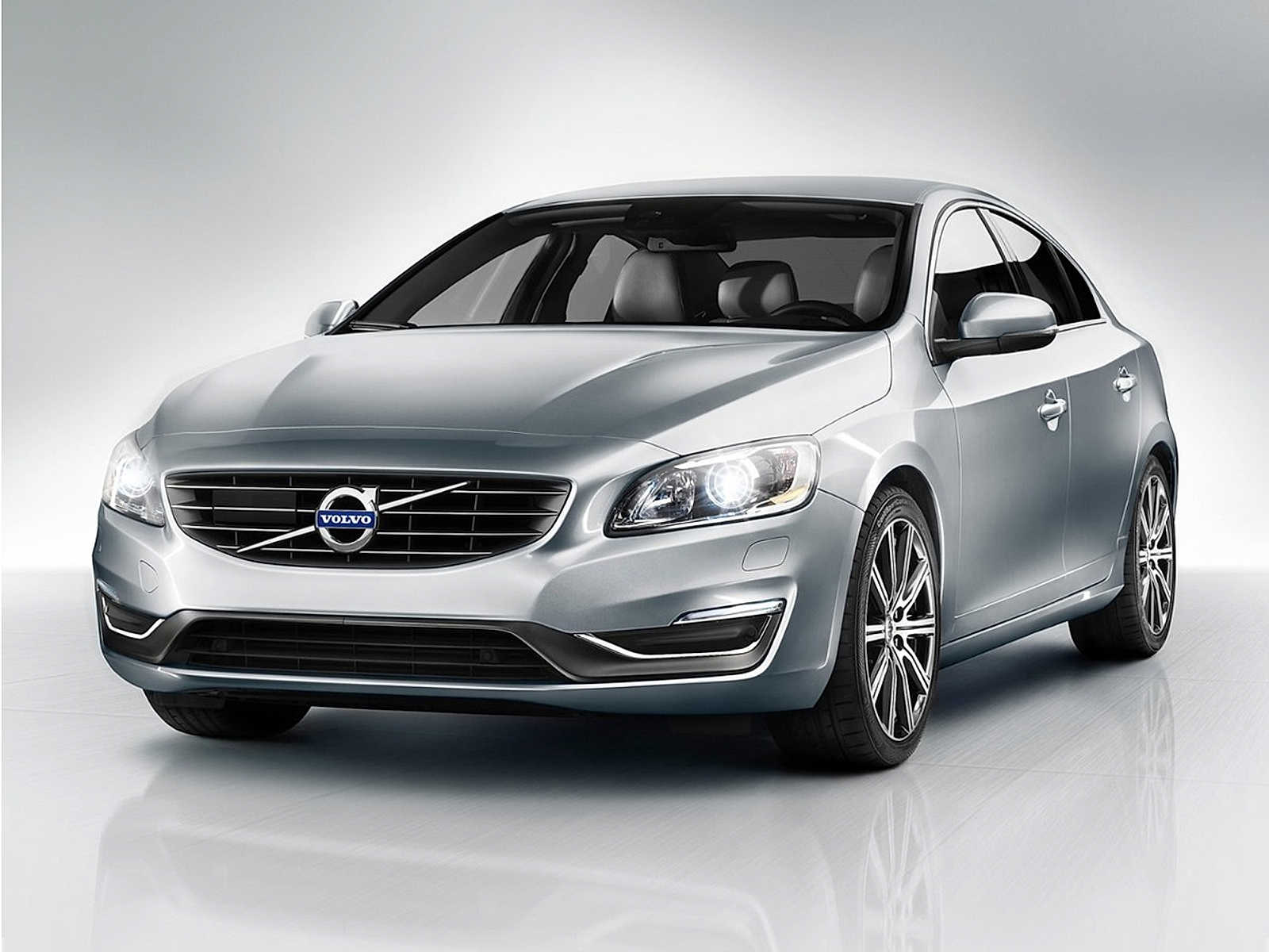 White 2015 Volvo S60 Sedan Front-Wheel Drive Automatic