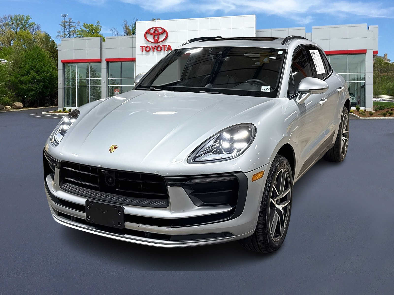 2023 Porsche Macan