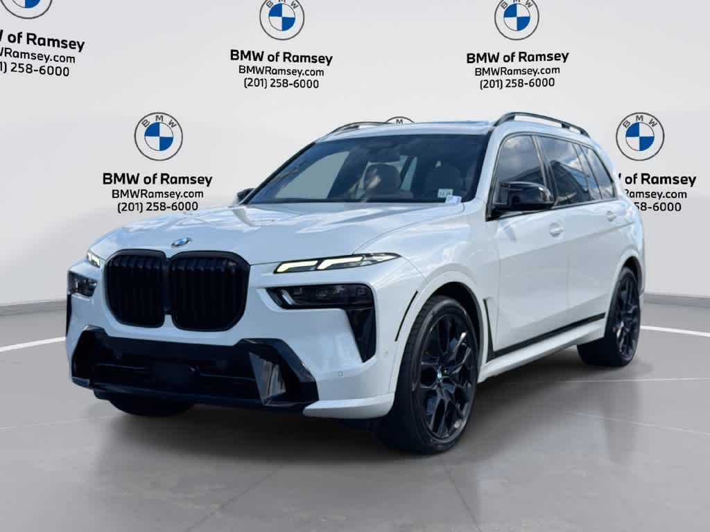 2025 BMW X7 M60i