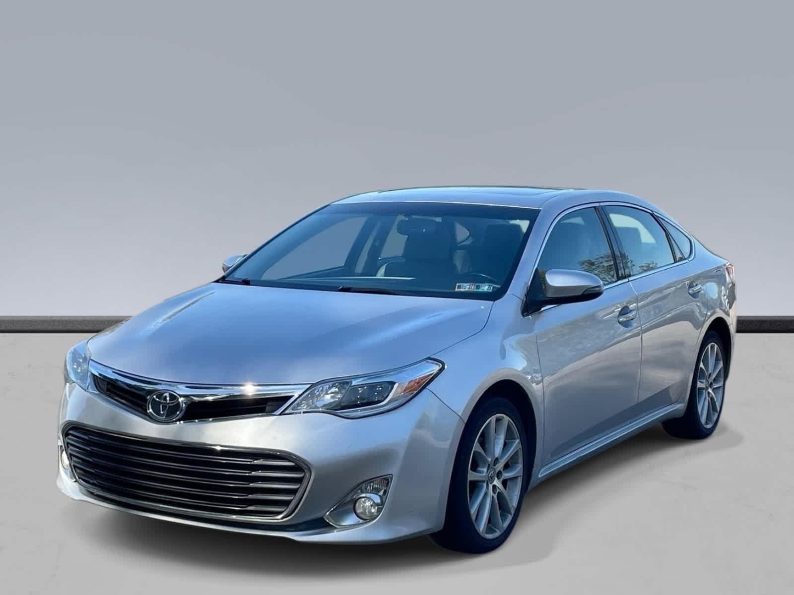 Classic Silver Metallic 2013 Toyota Avalon Sedan Front-Wheel Drive 6-Speed Automatic