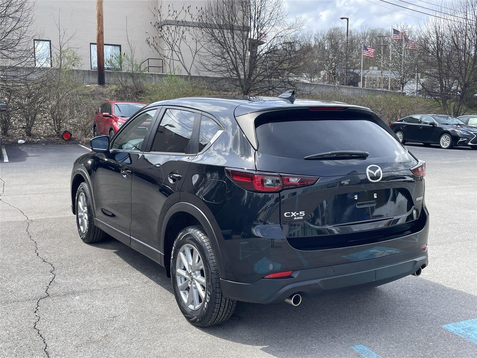 View vehicle photo 3