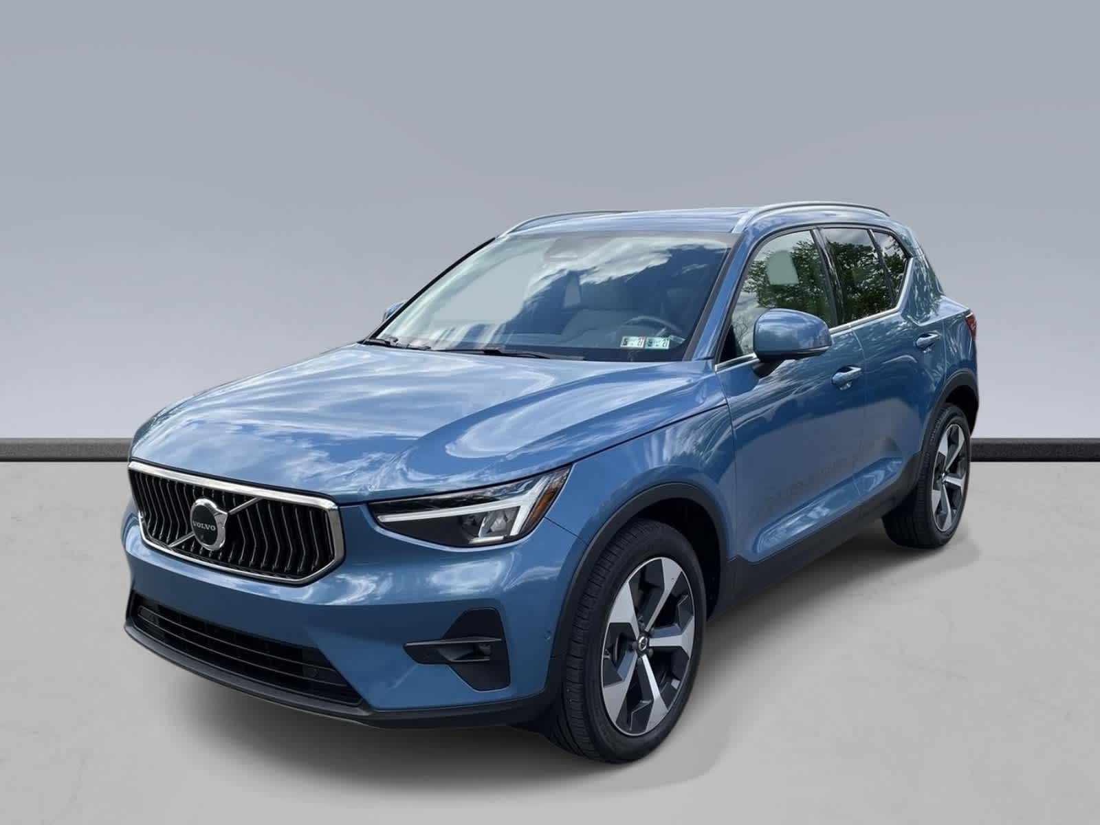 2023 Volvo XC40