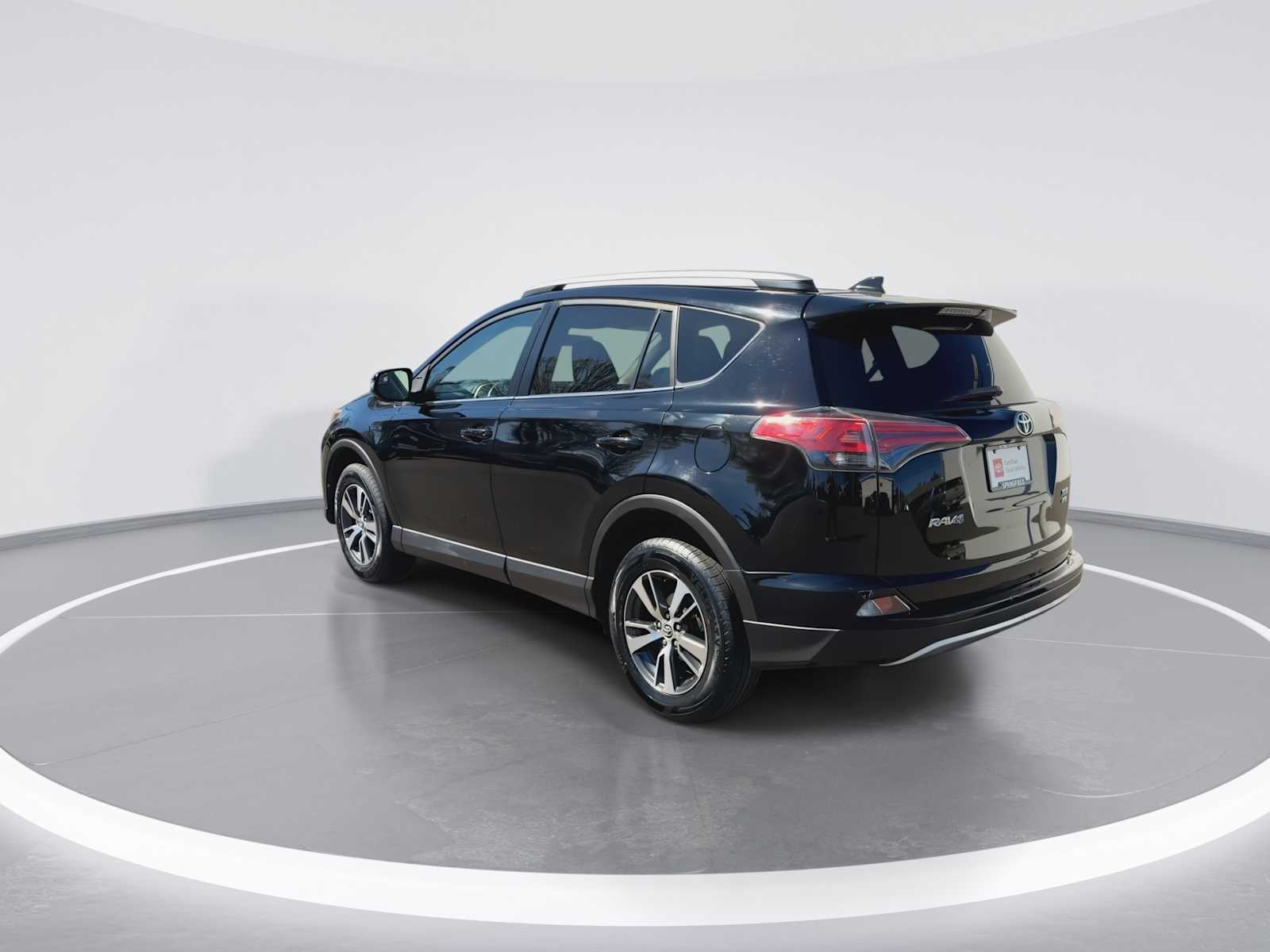 View vehicle photo 6