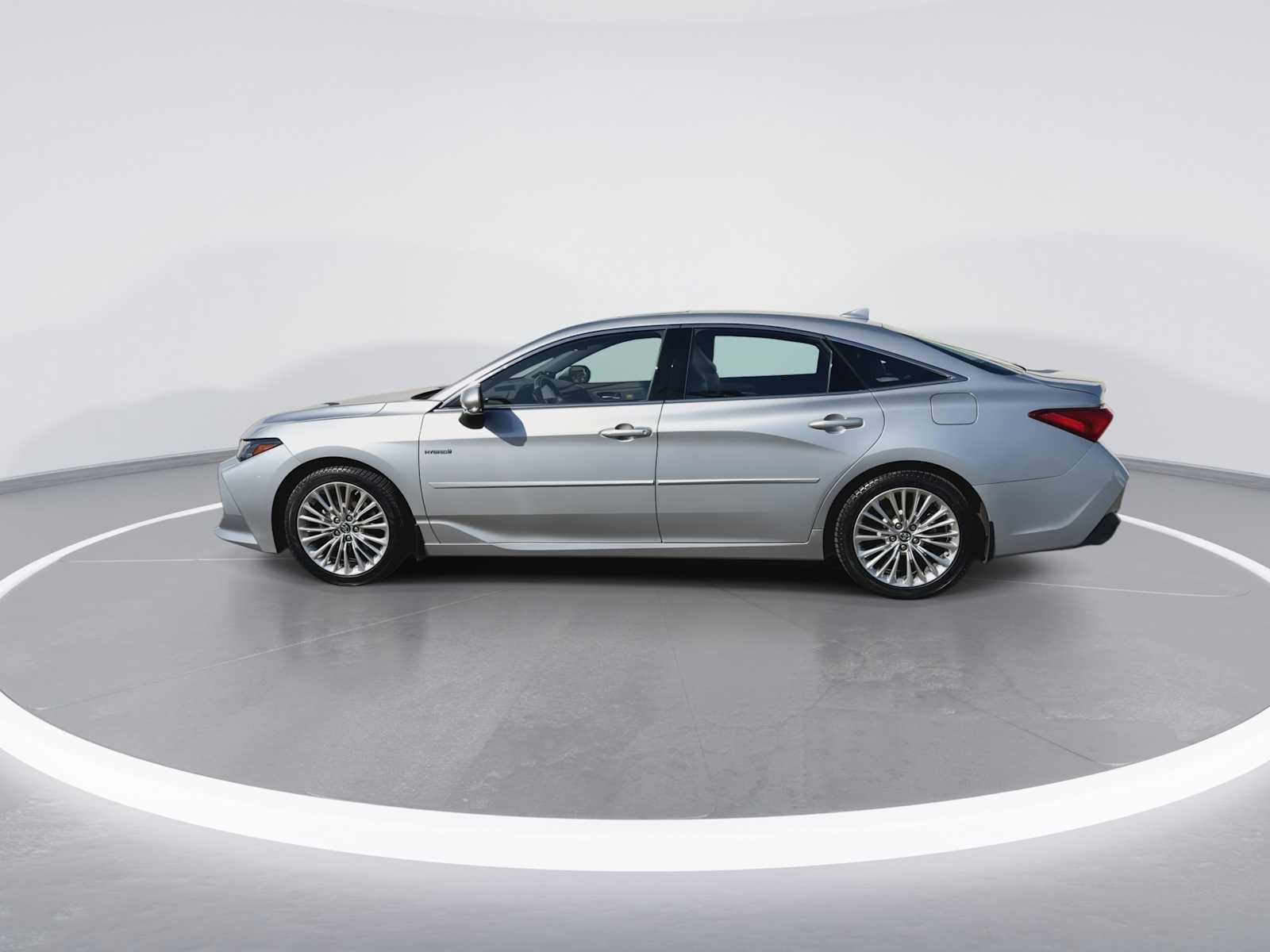 View vehicle photo 5