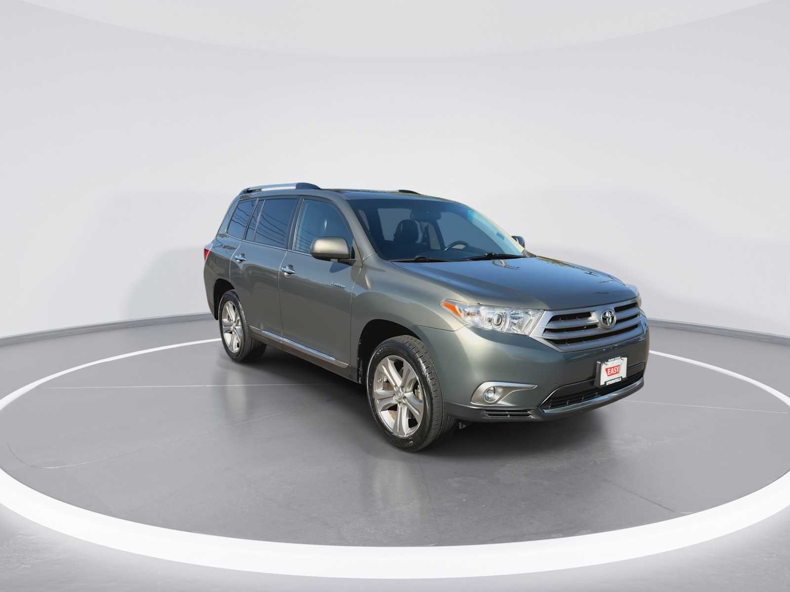 View vehicle photo 2
