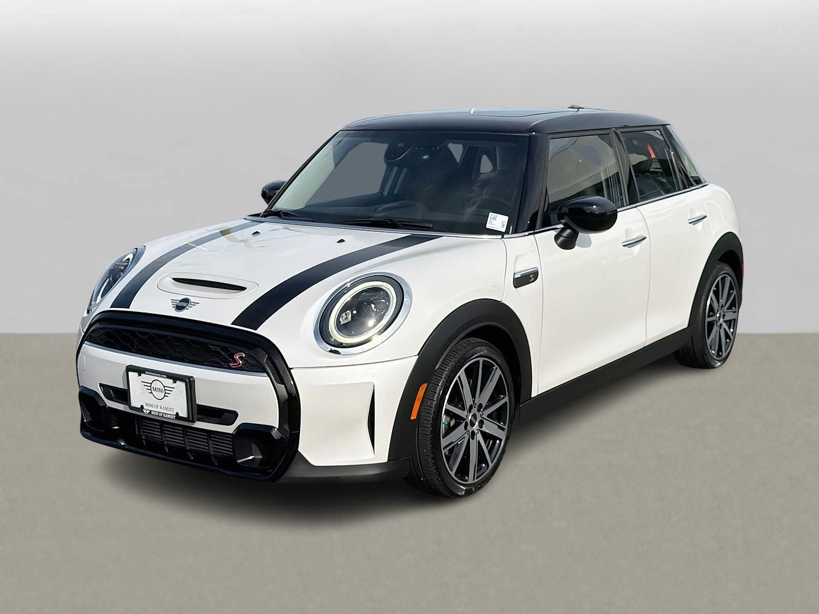 2024 MINI Hardtop 4 Door