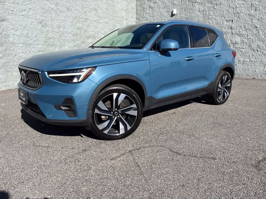 2023 Volvo XC40