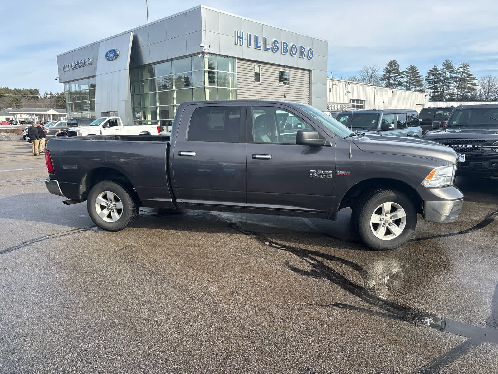 2017 RAM 1500 SLT Crew Cab 4WD