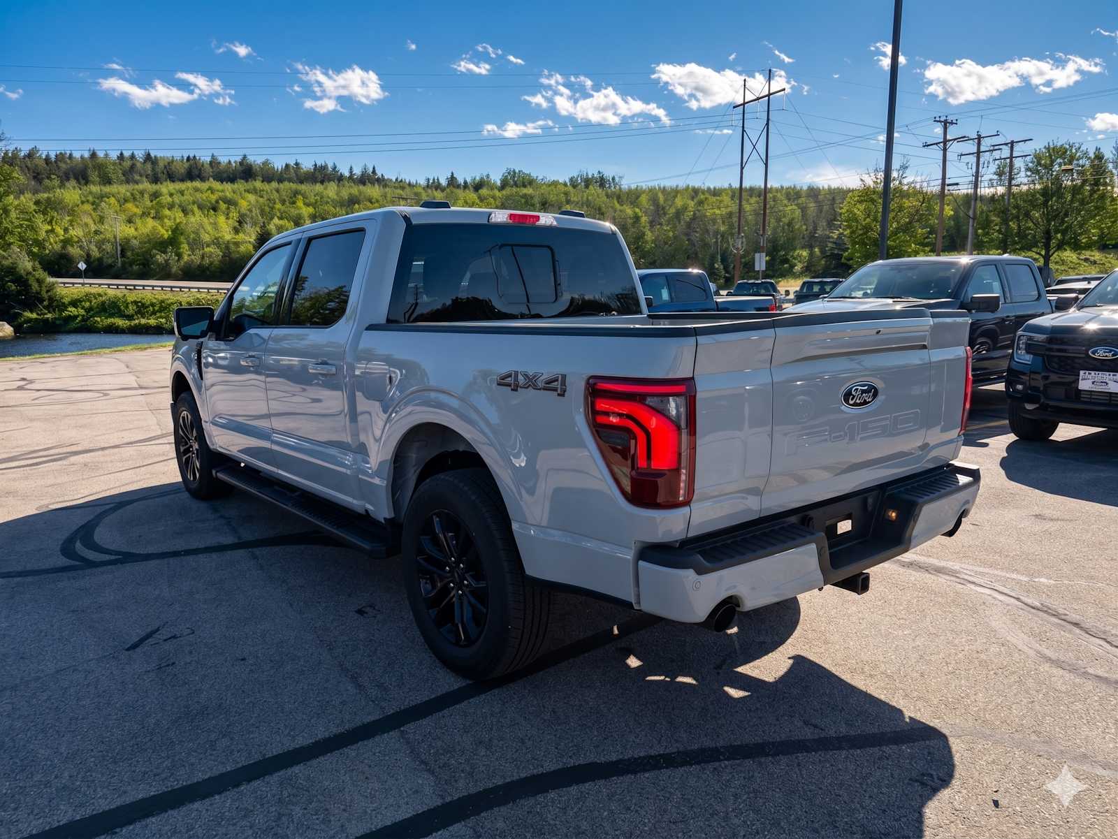 View vehicle photo 5