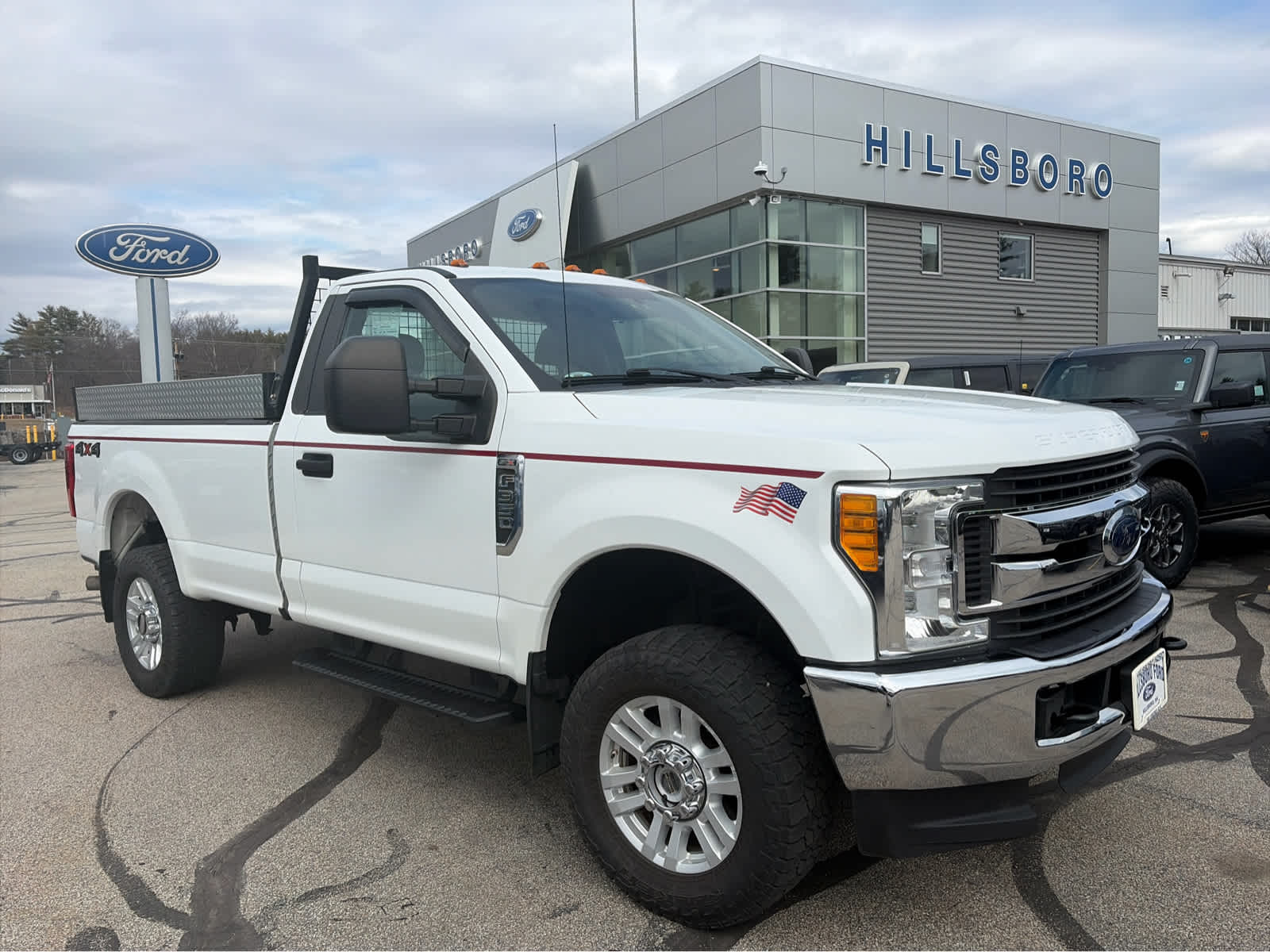 2017 Ford F-350 Super Duty XL LB 4WD