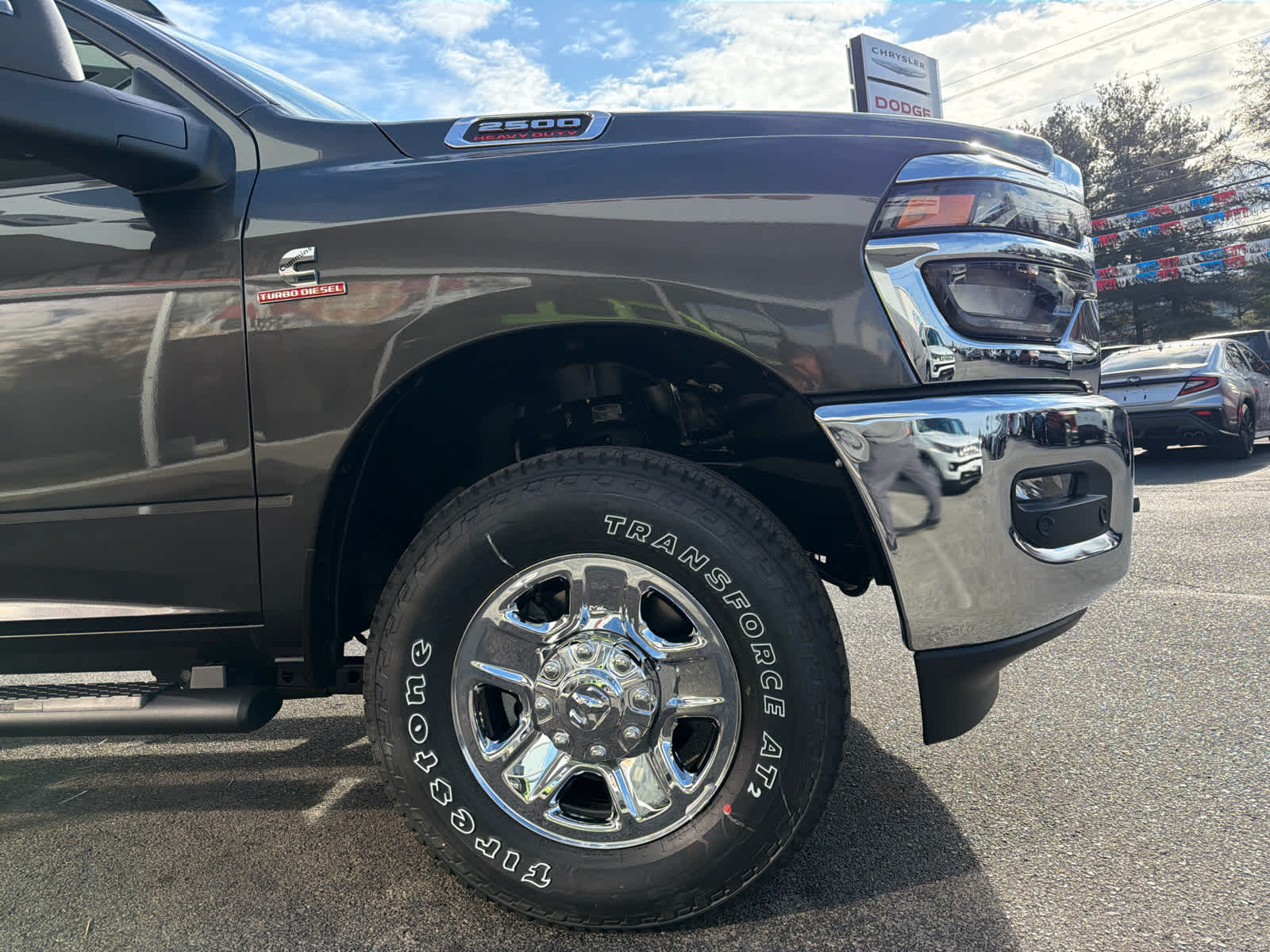 View vehicle photo 5
