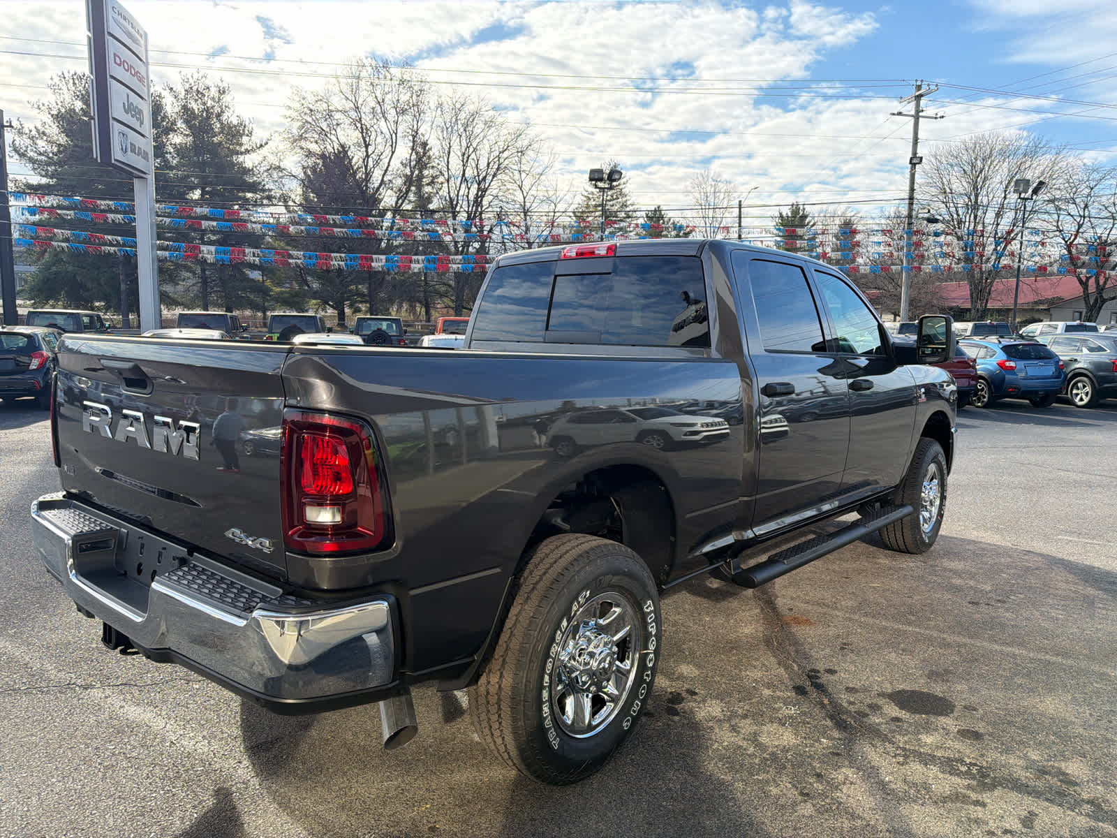 View vehicle photo 7