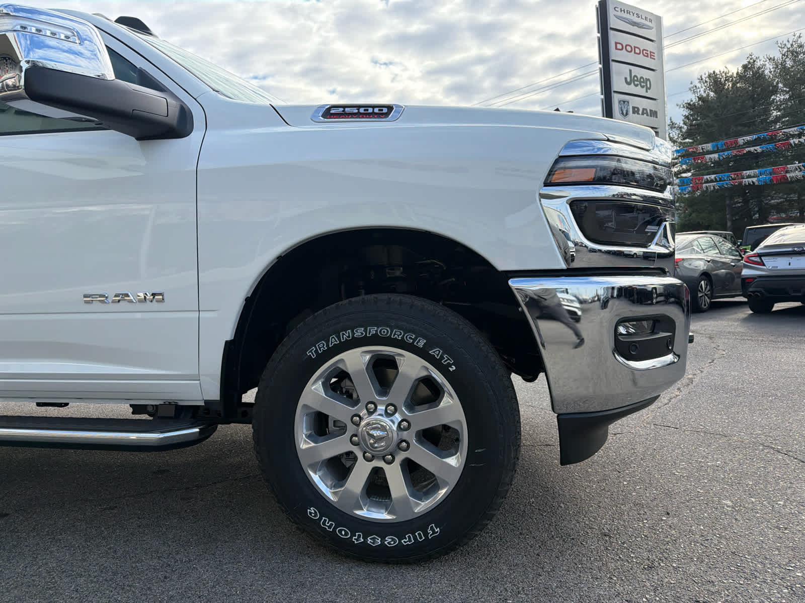 View vehicle photo 5