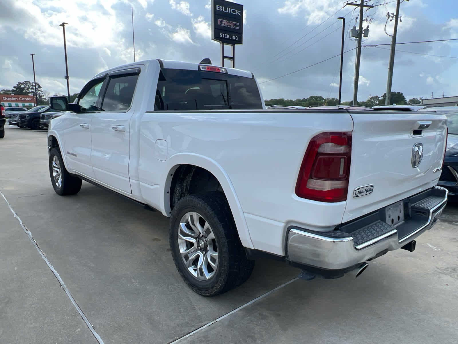 View vehicle photo 6