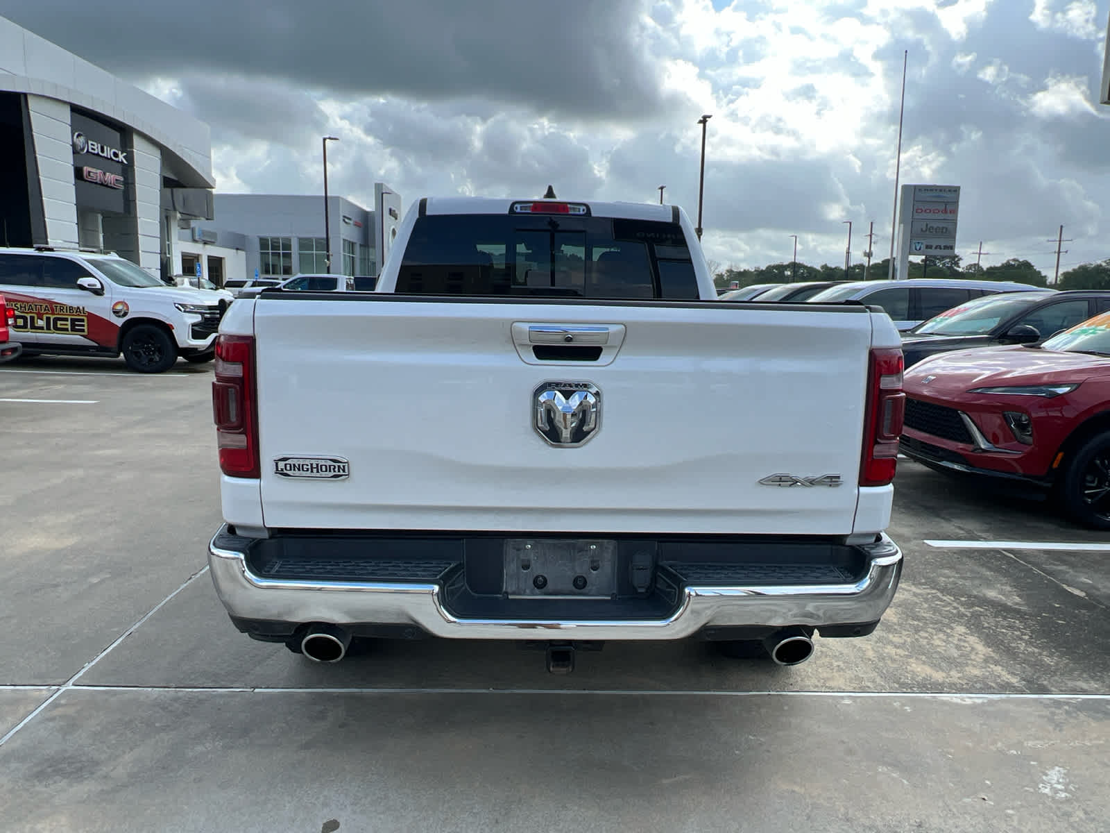 View vehicle photo 7