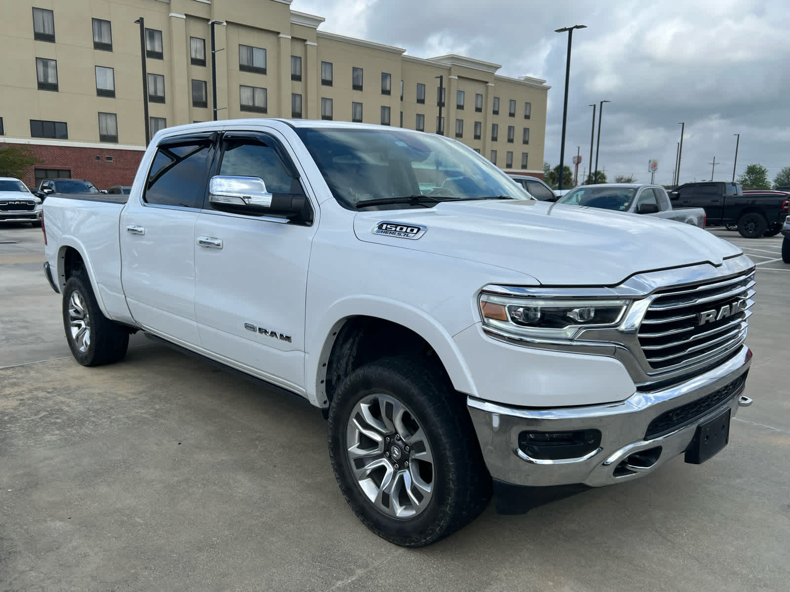 View vehicle photo 2