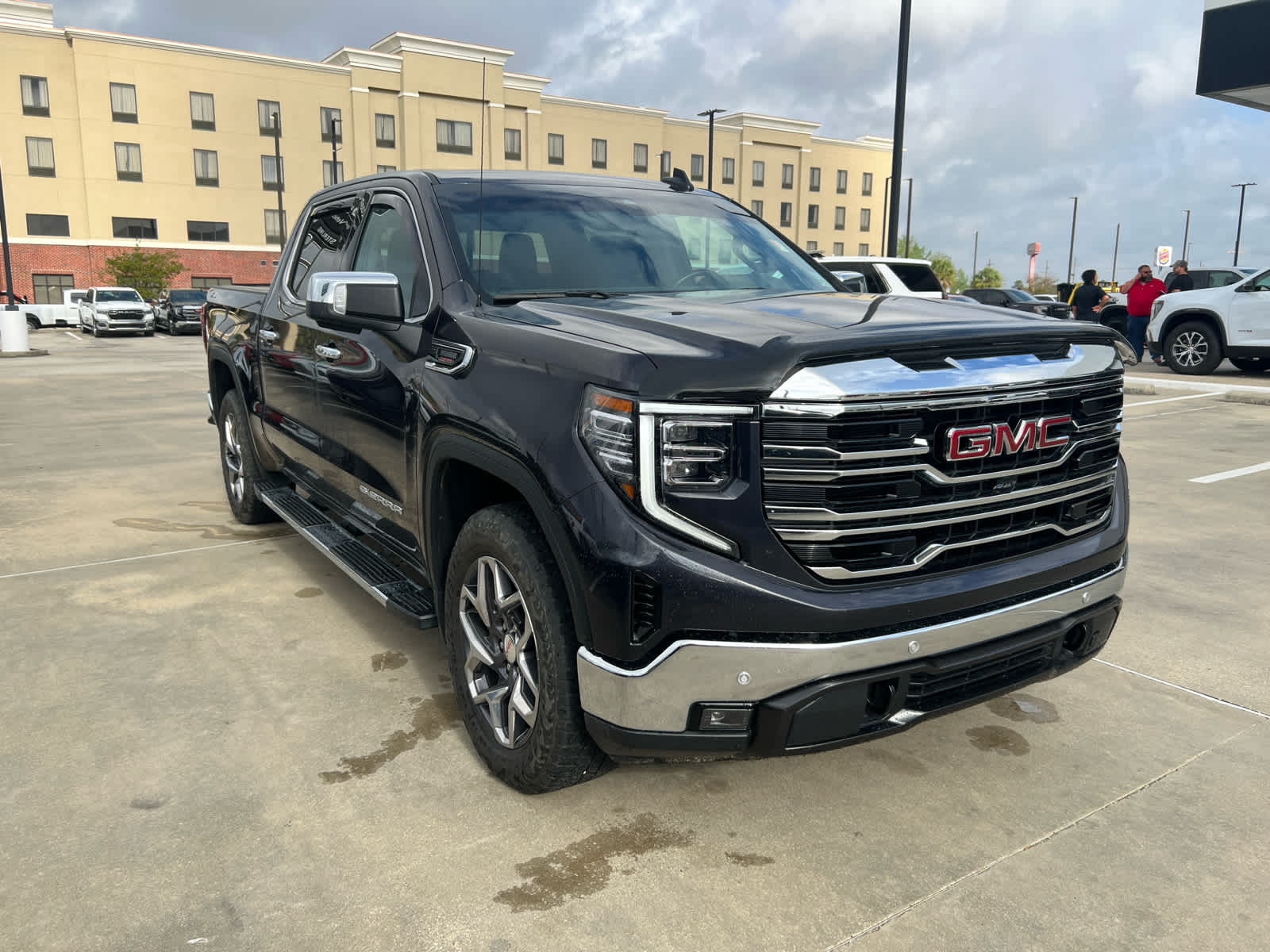 View vehicle photo 2