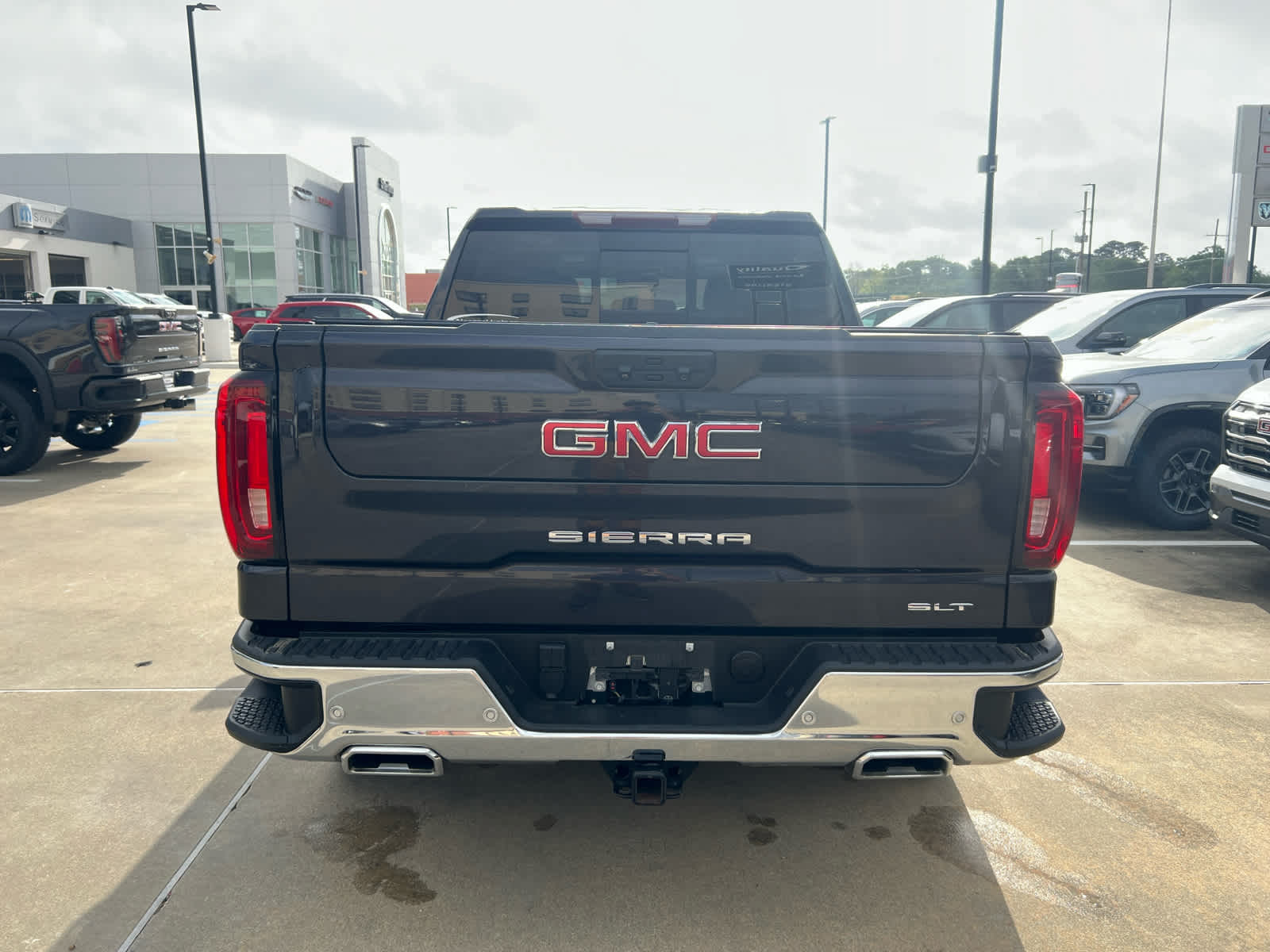 View vehicle photo 7