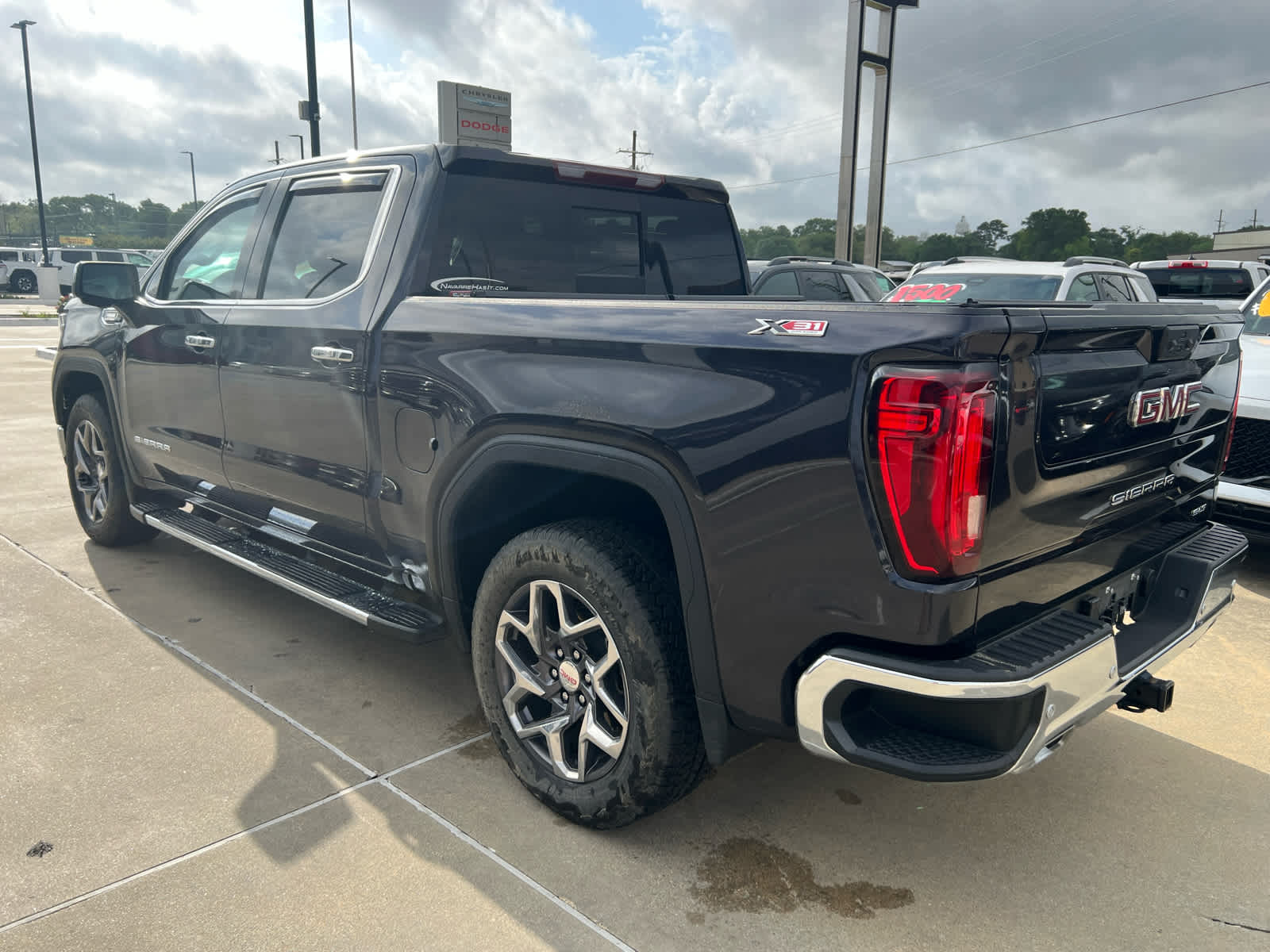 View vehicle photo 6