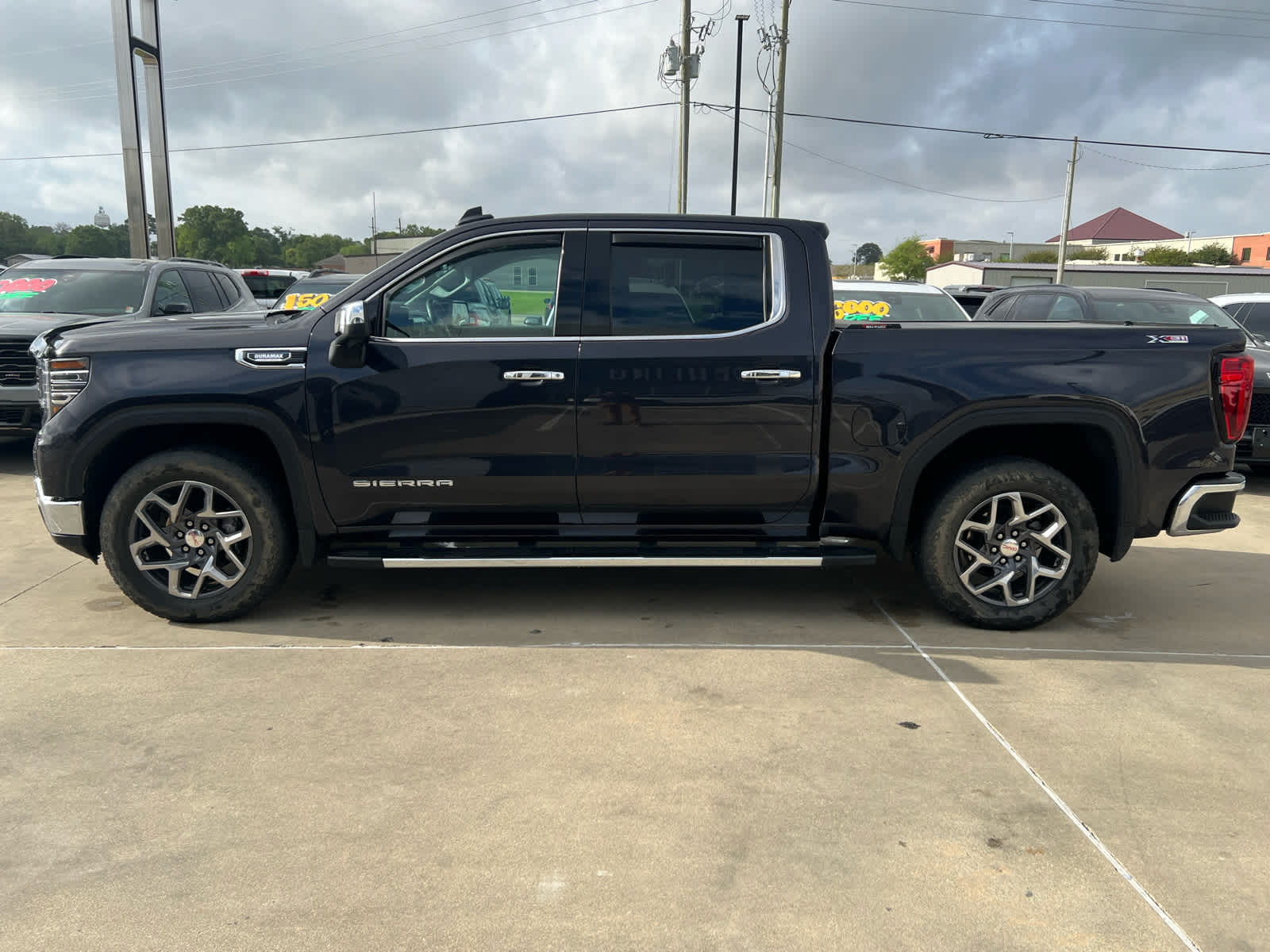 View vehicle photo 5