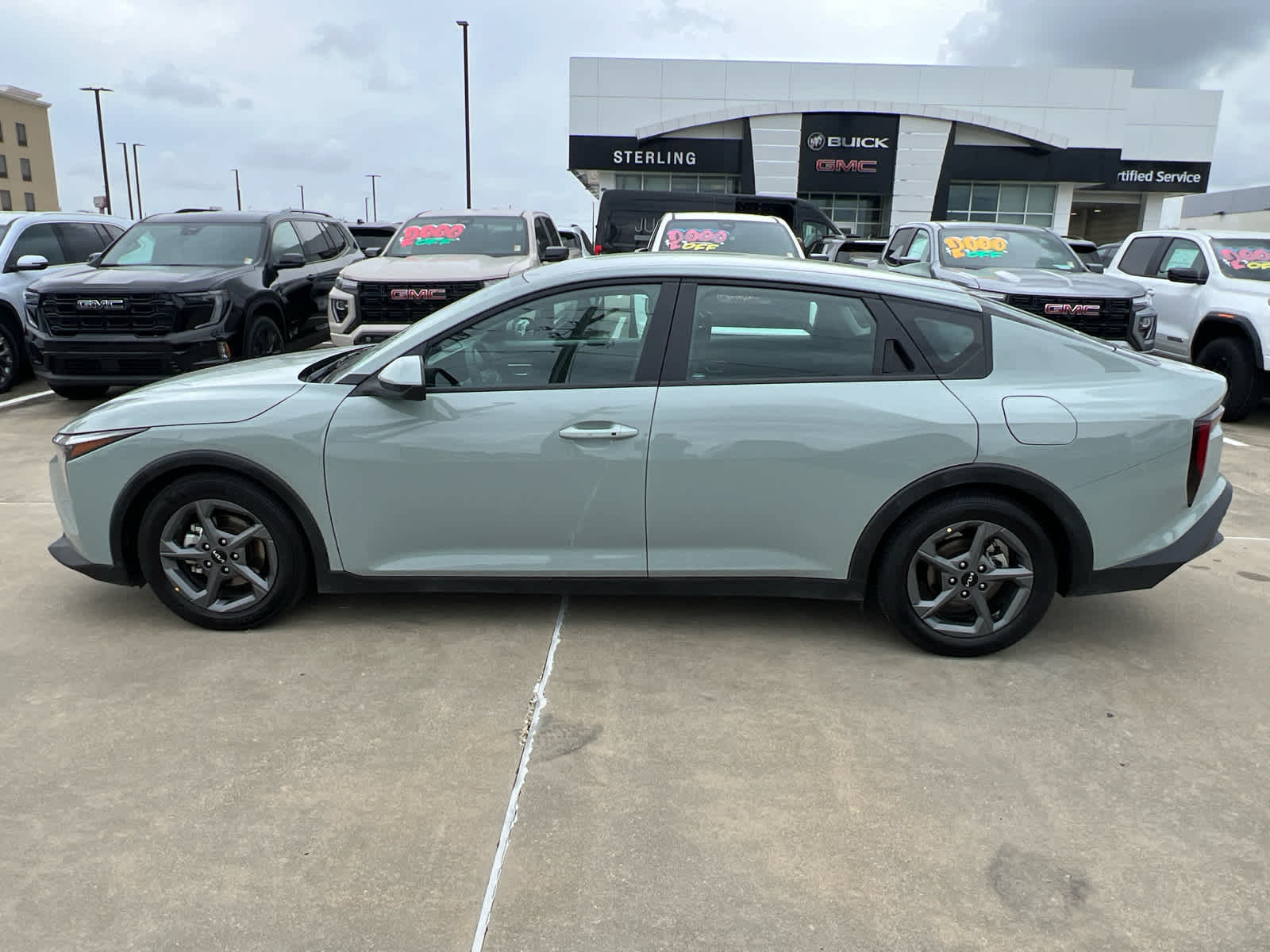 View vehicle photo 2