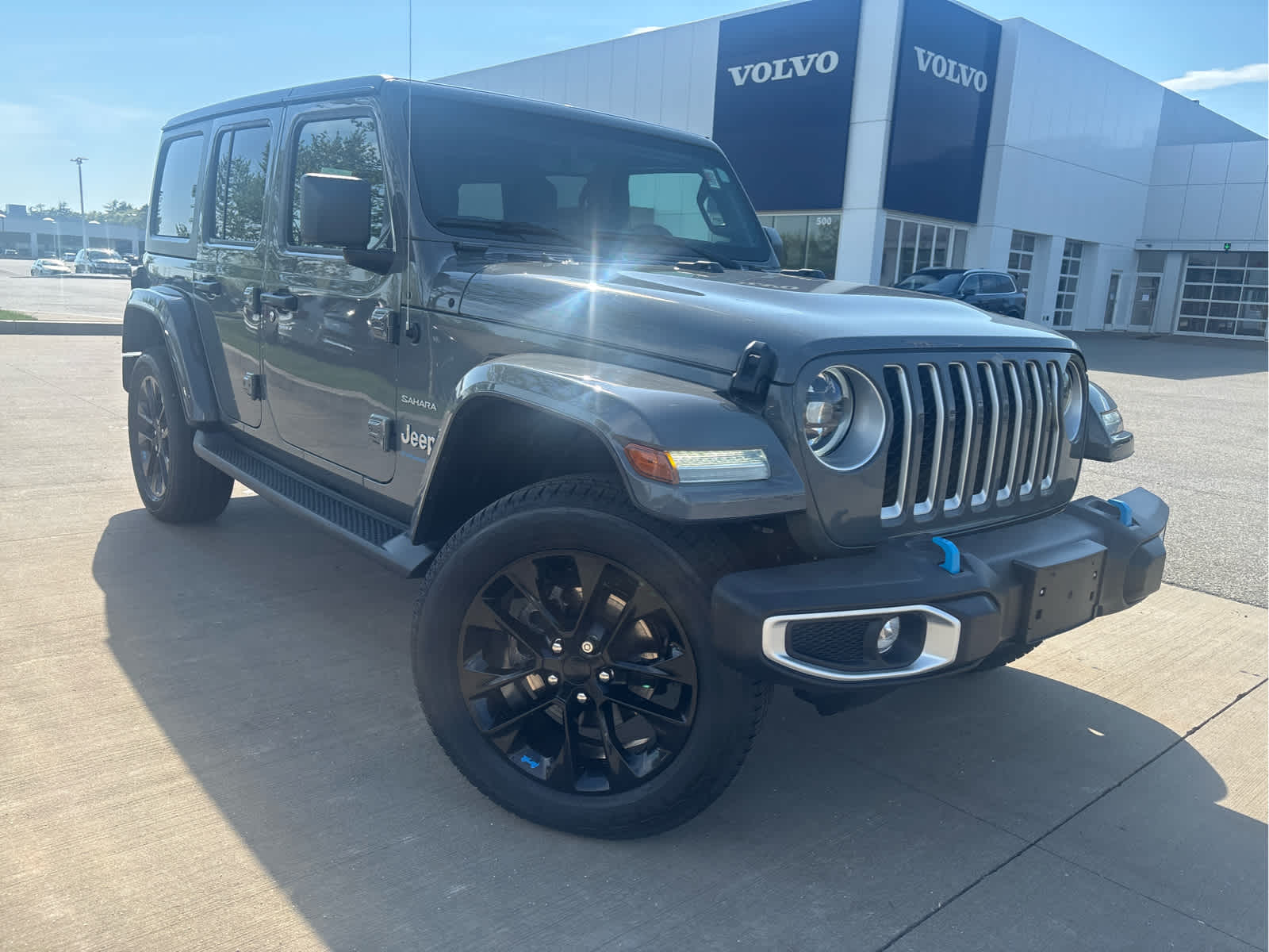 View vehicle photo 5