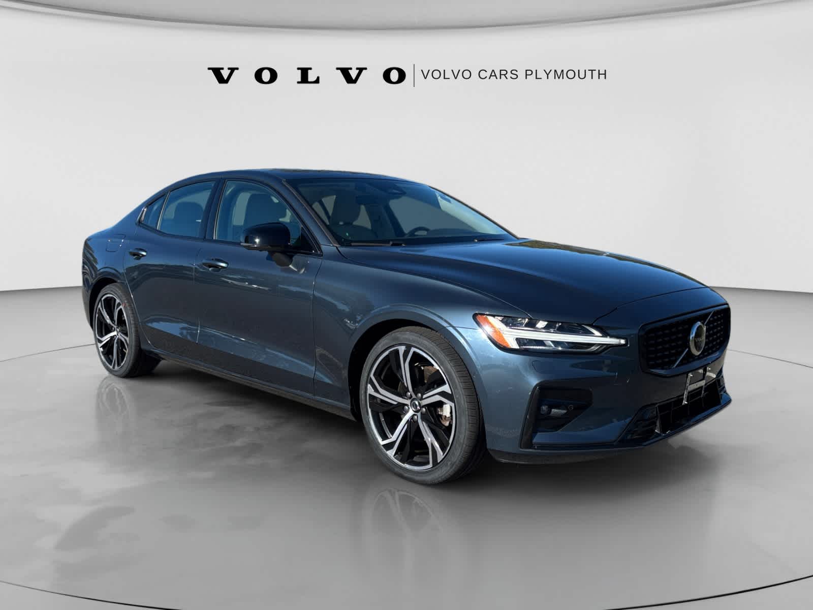  2024 Volvo S60 B5 Plus Dark Theme AWD   