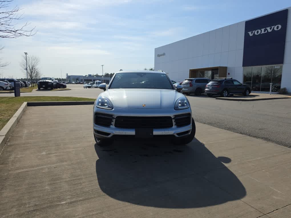 View vehicle photo 3