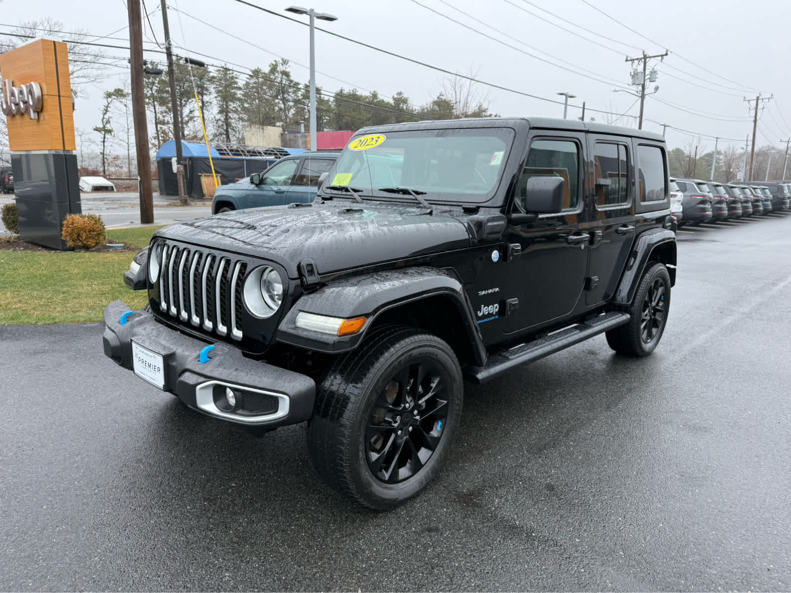 View vehicle photo 3