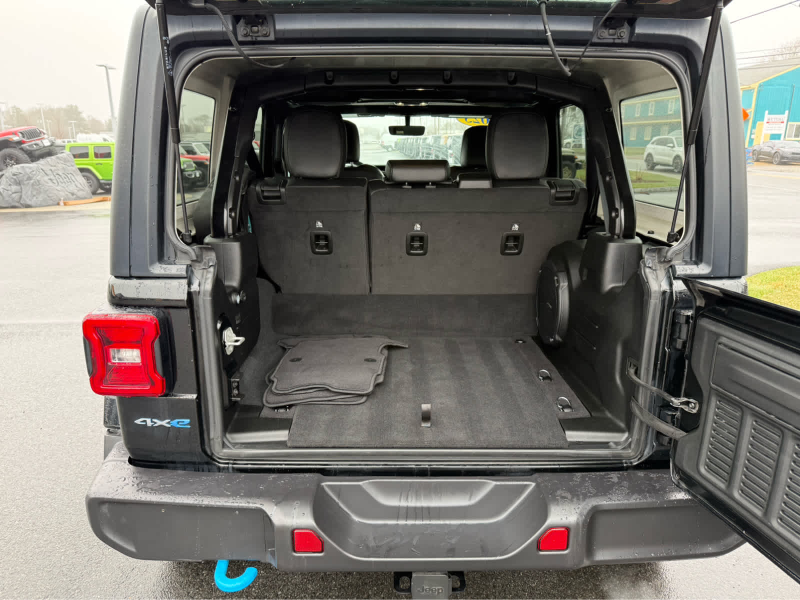 View vehicle photo 7