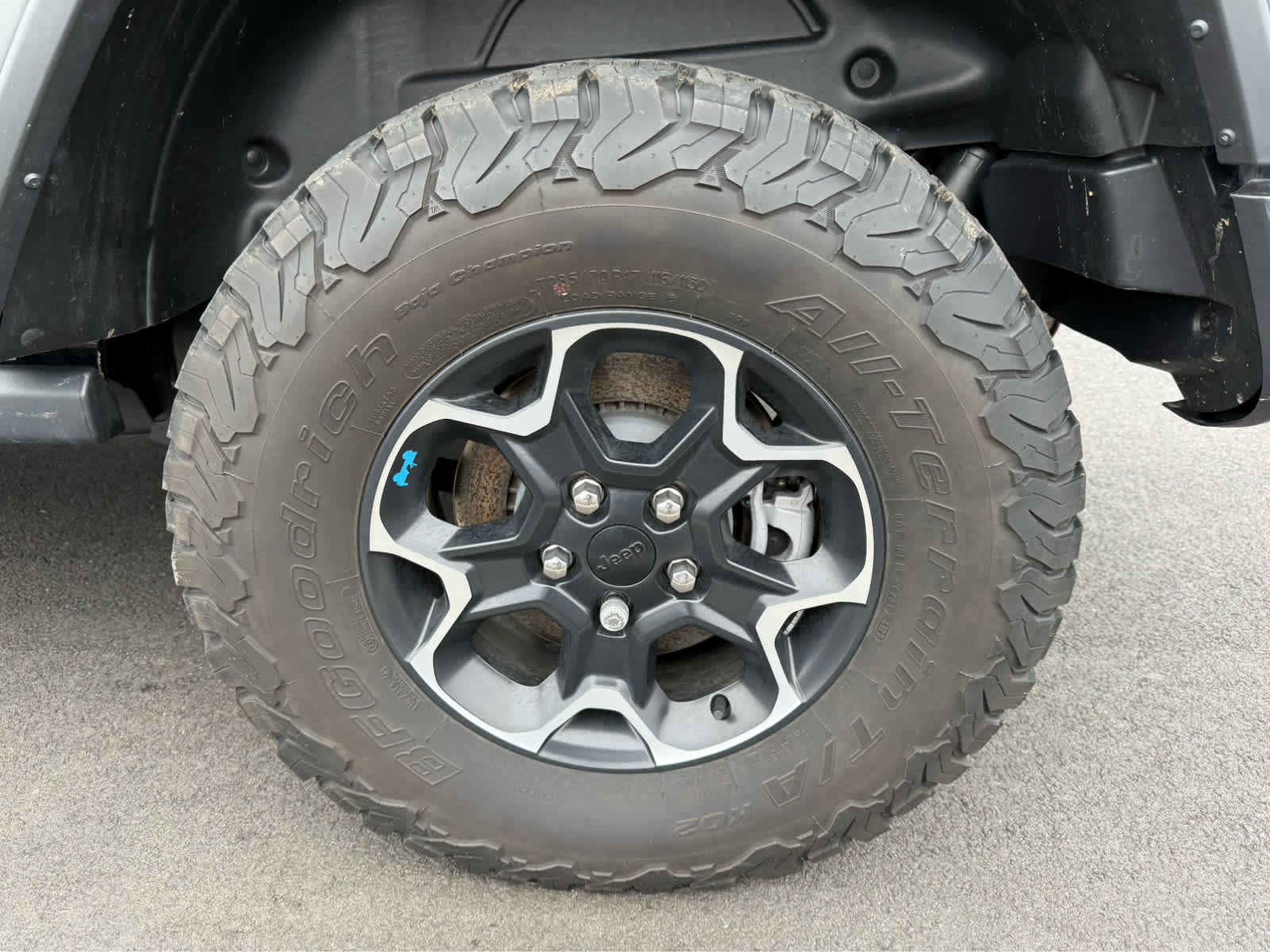 View vehicle photo 3