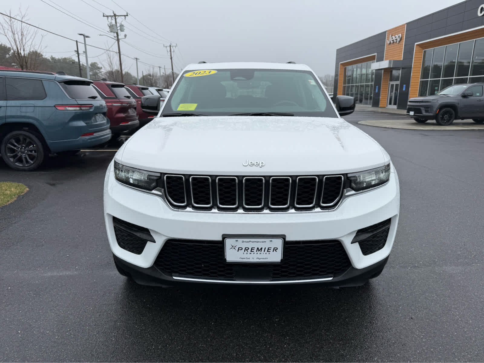 View vehicle photo 2