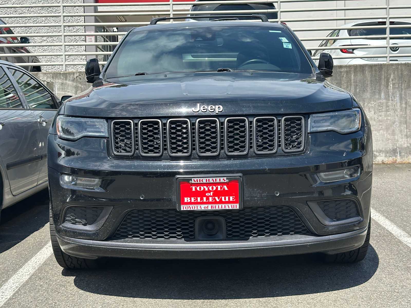 View vehicle photo 4