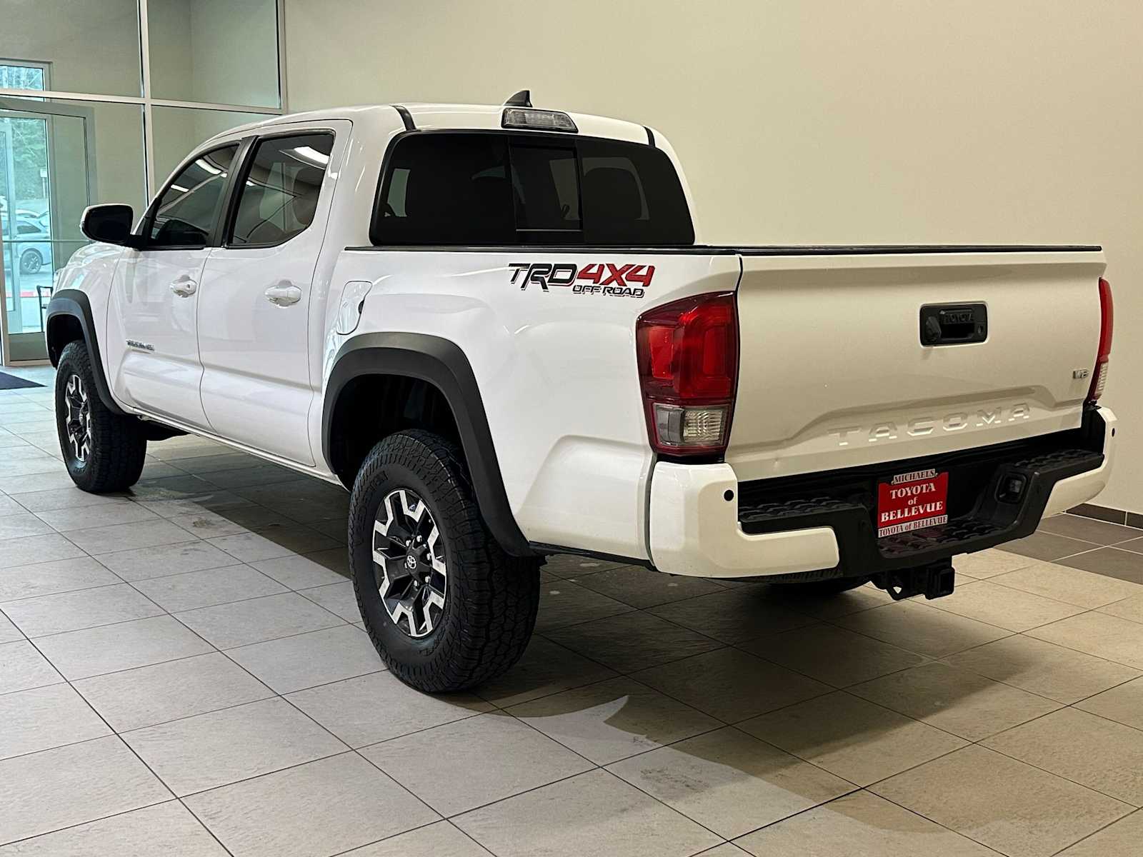 View vehicle photo 4