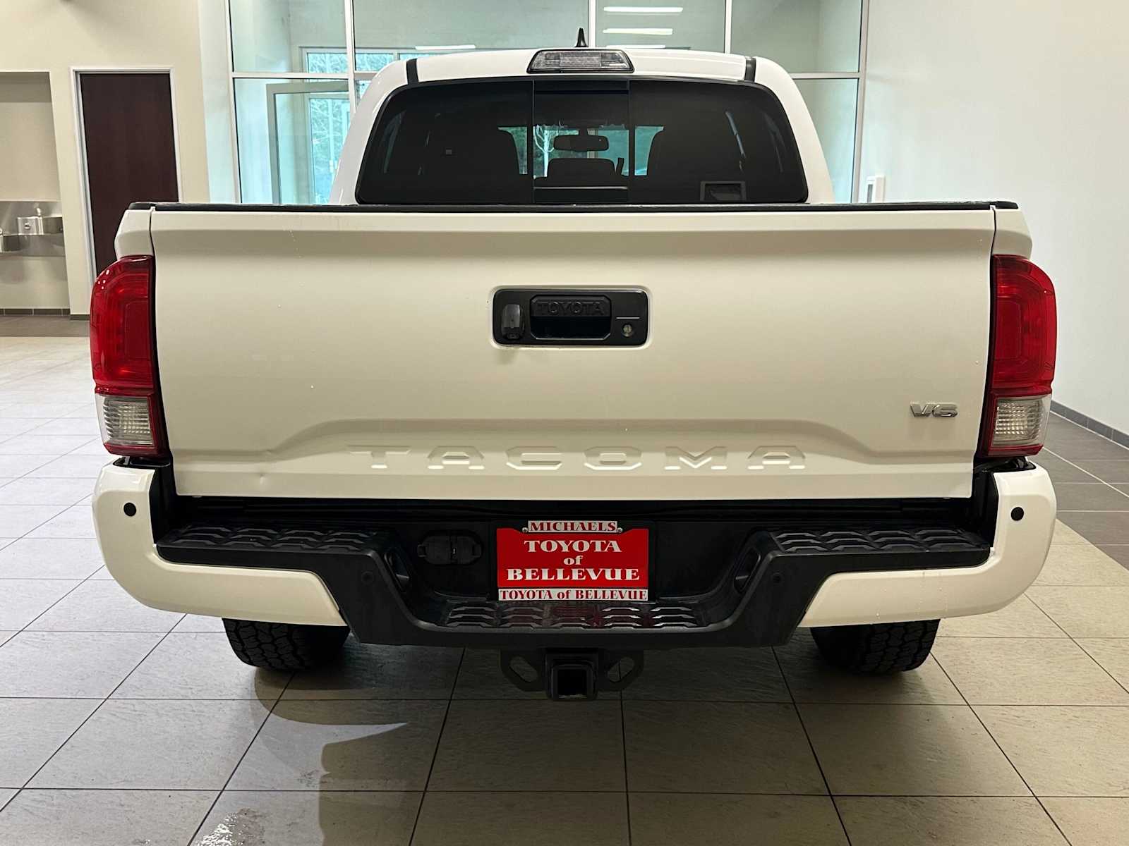 View vehicle photo 5