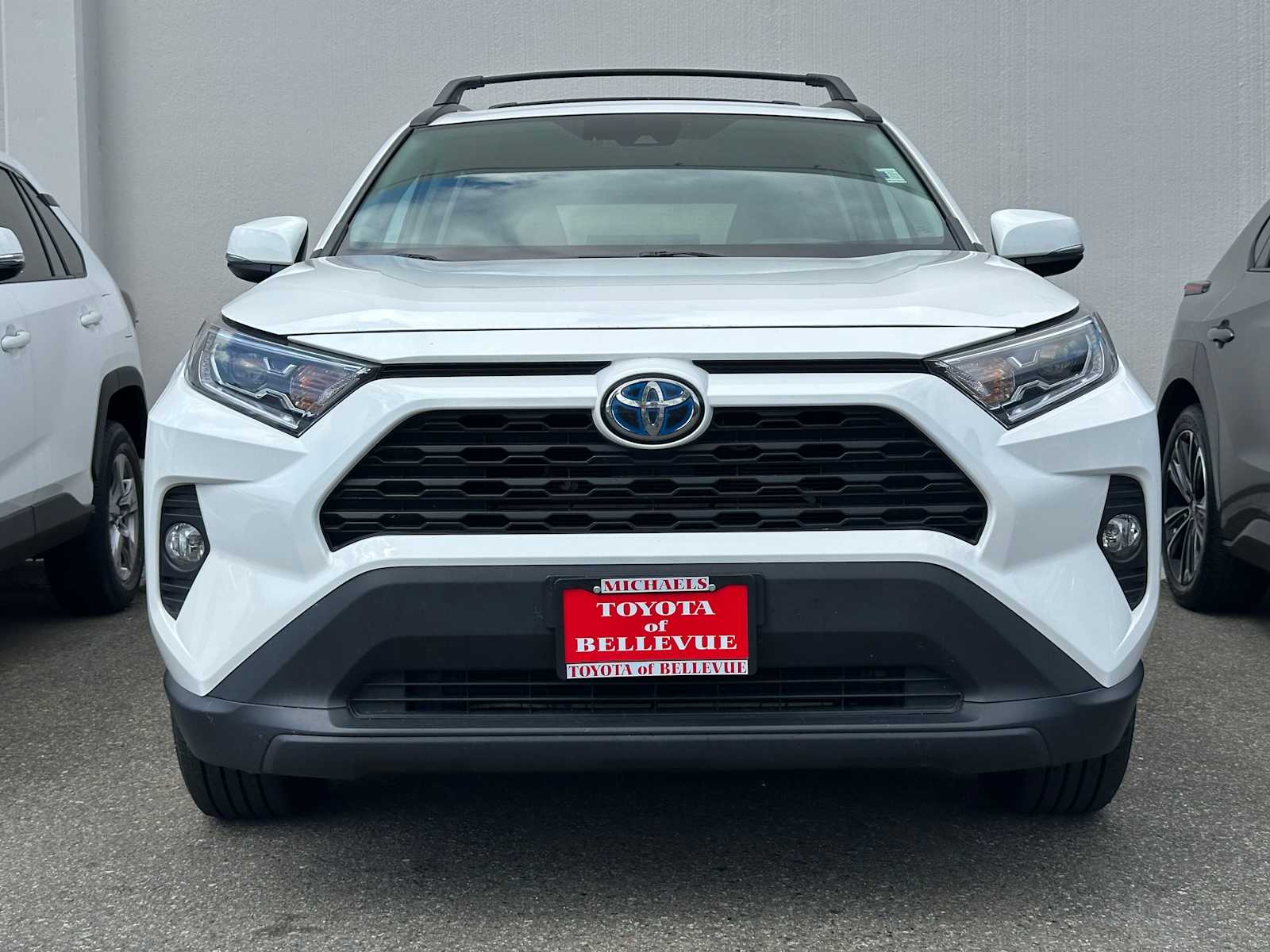 View vehicle photo 3