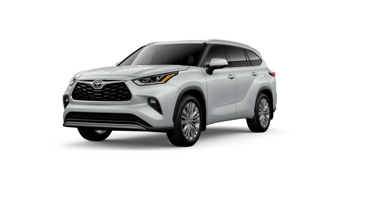 White (Wind Chill Pearl) 2026 Toyota Highlander SUV / Crossover All-Wheel Drive 8-Speed Automatic