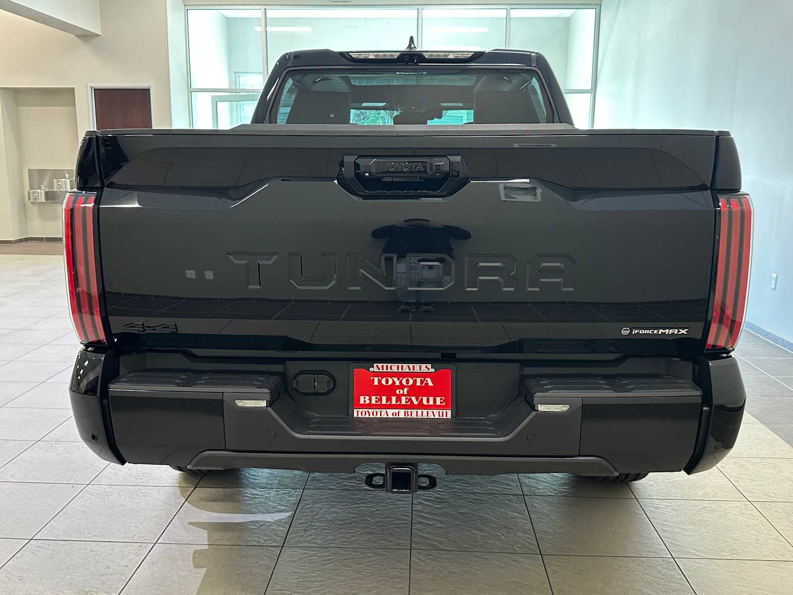 View vehicle photo 5