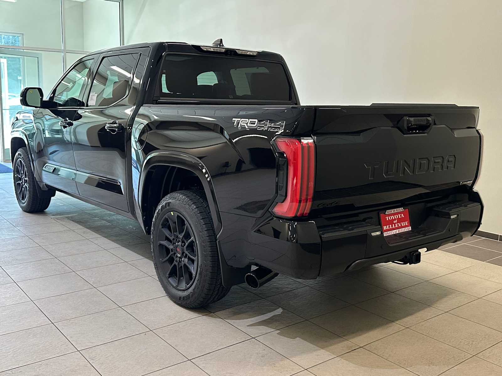 View vehicle photo 4