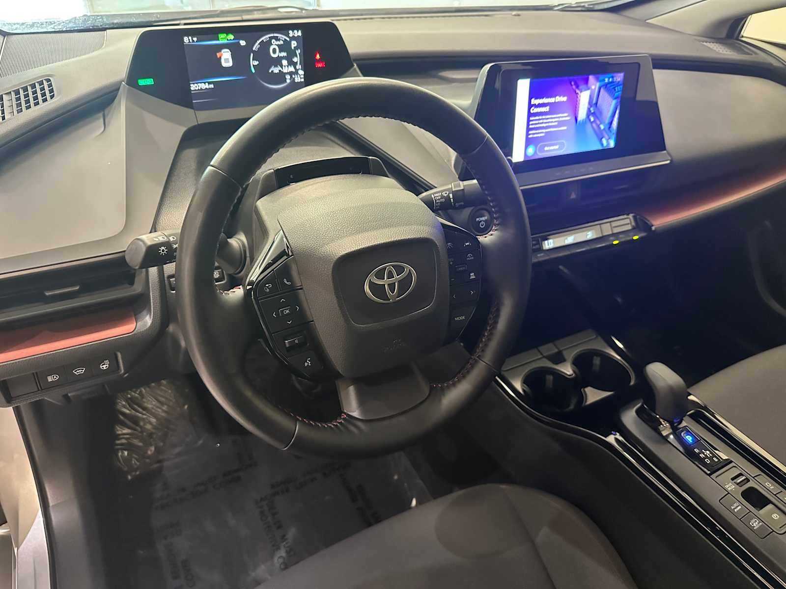 View vehicle photo 4