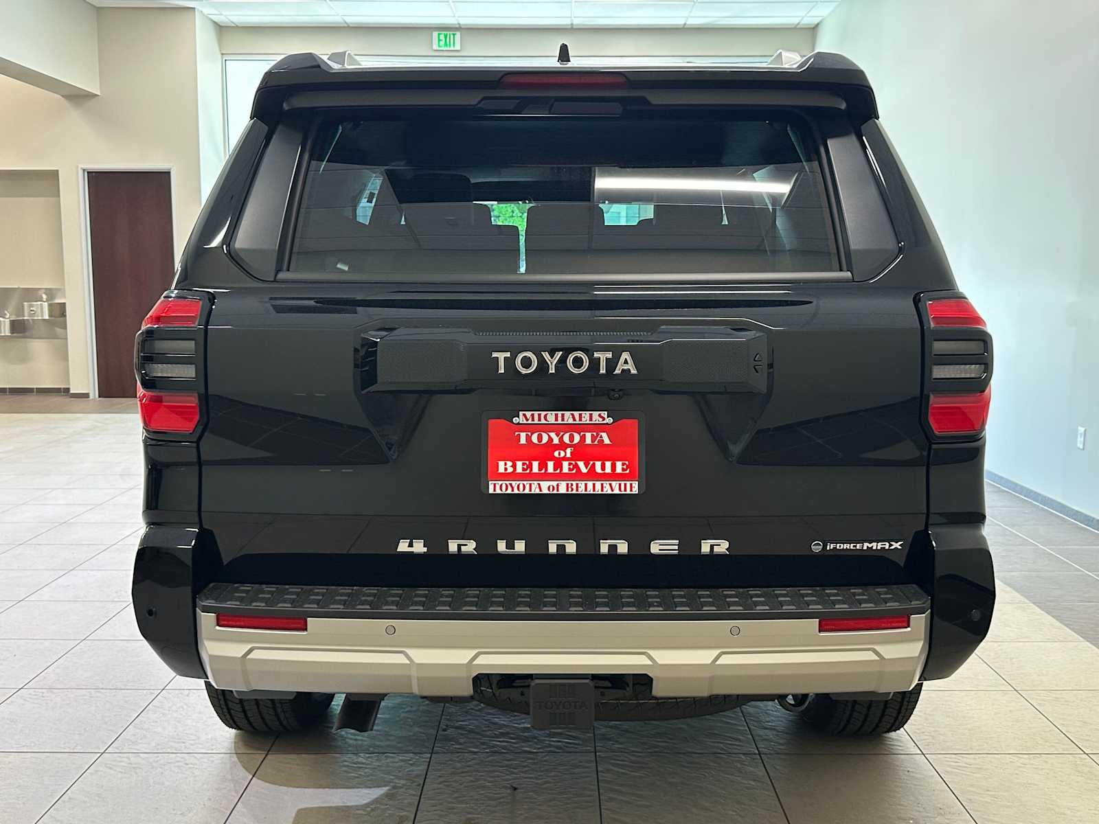 View vehicle photo 4
