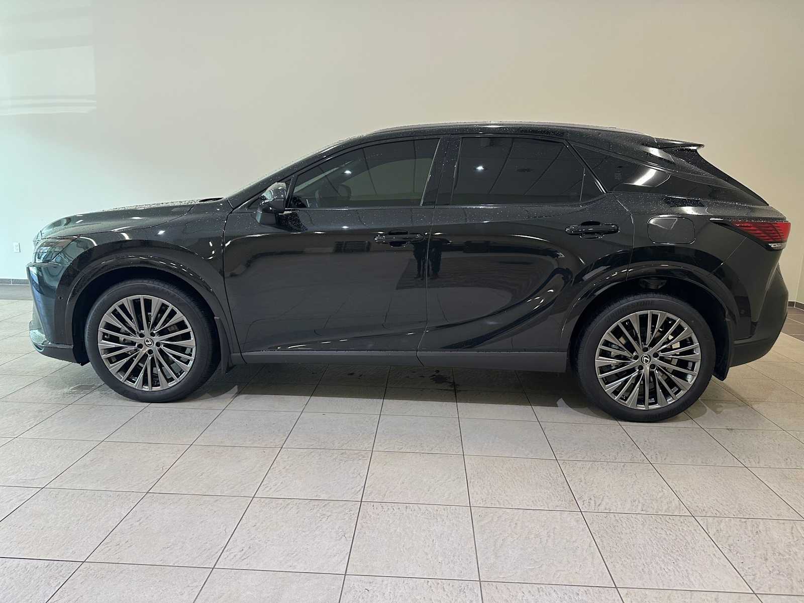 View vehicle photo 4