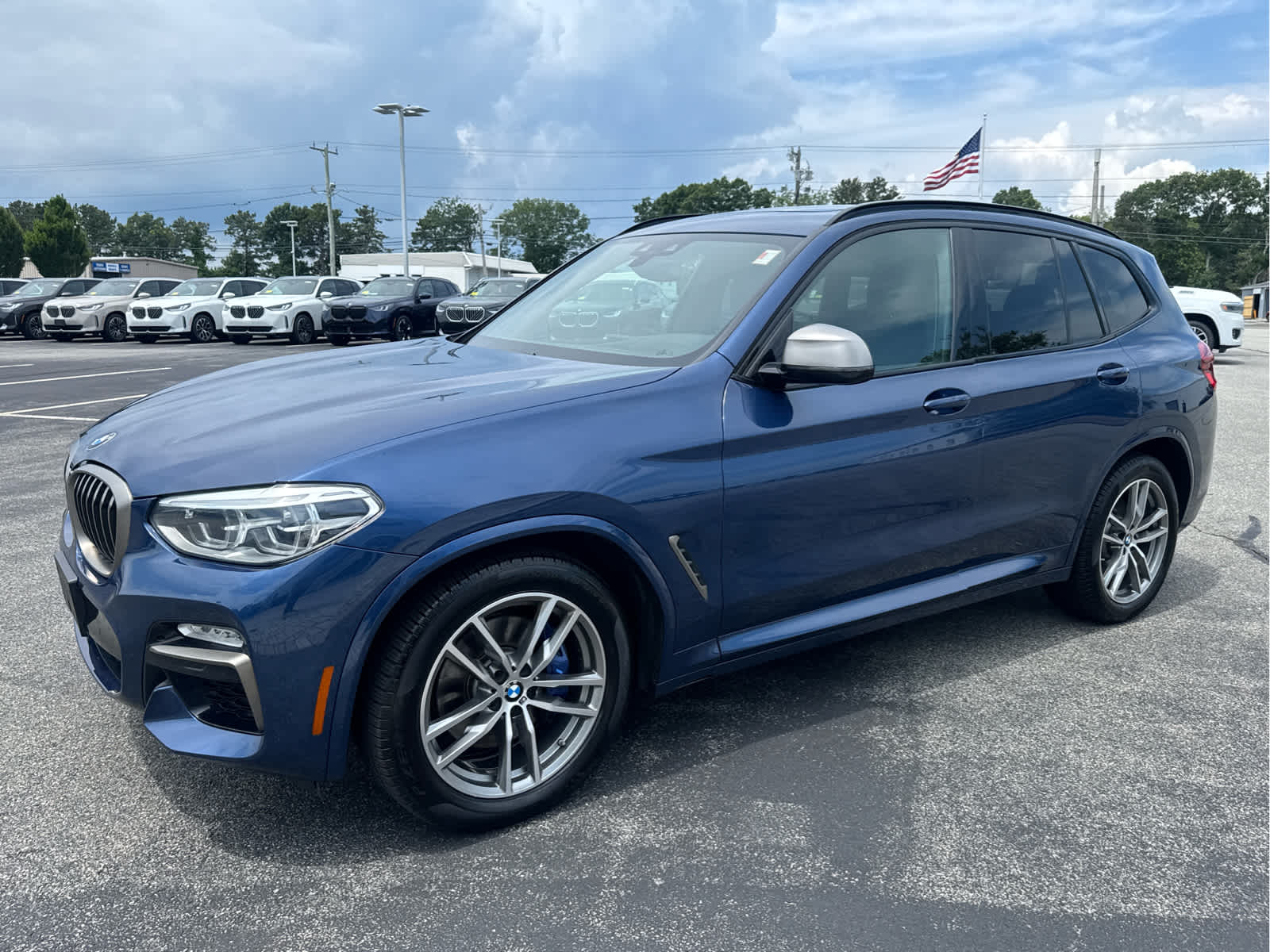 View vehicle photo 5