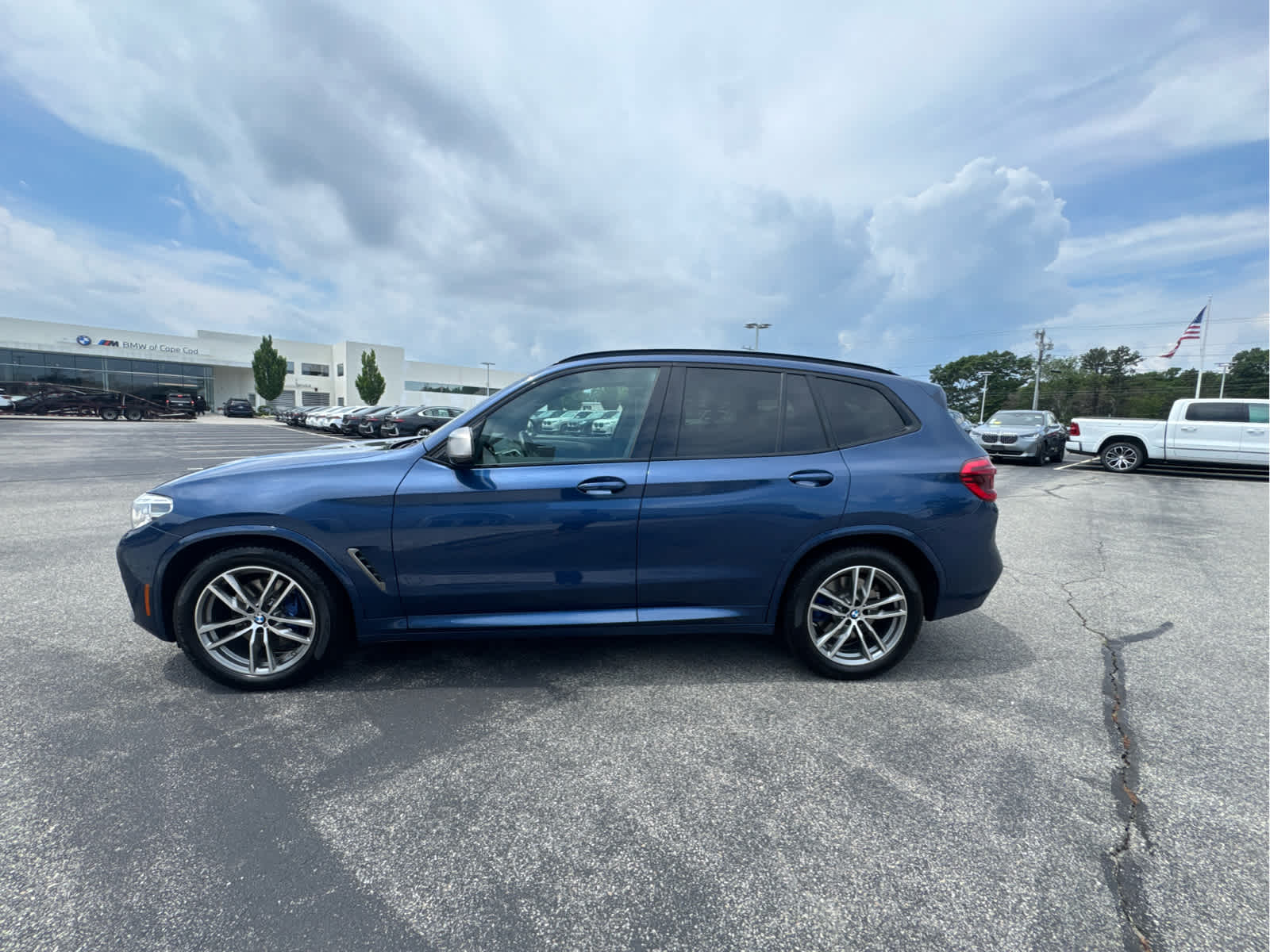 View vehicle photo 6