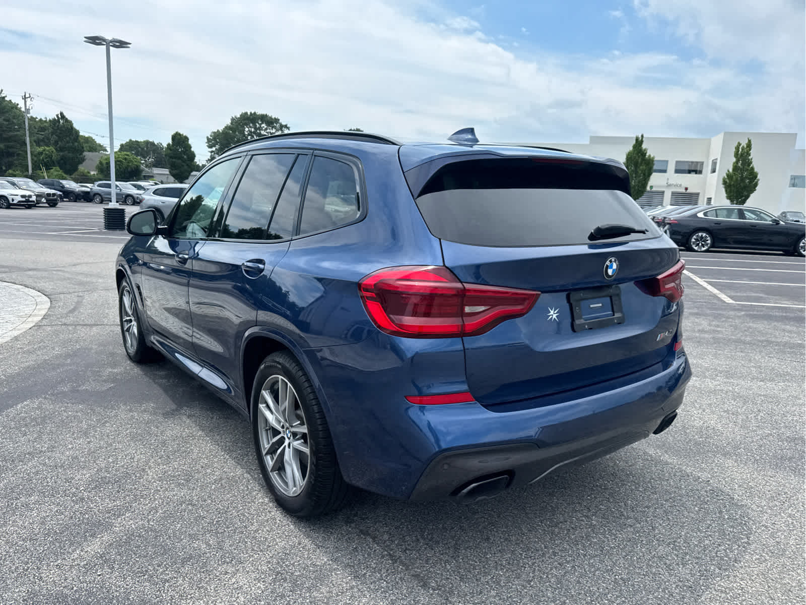 View vehicle photo 7