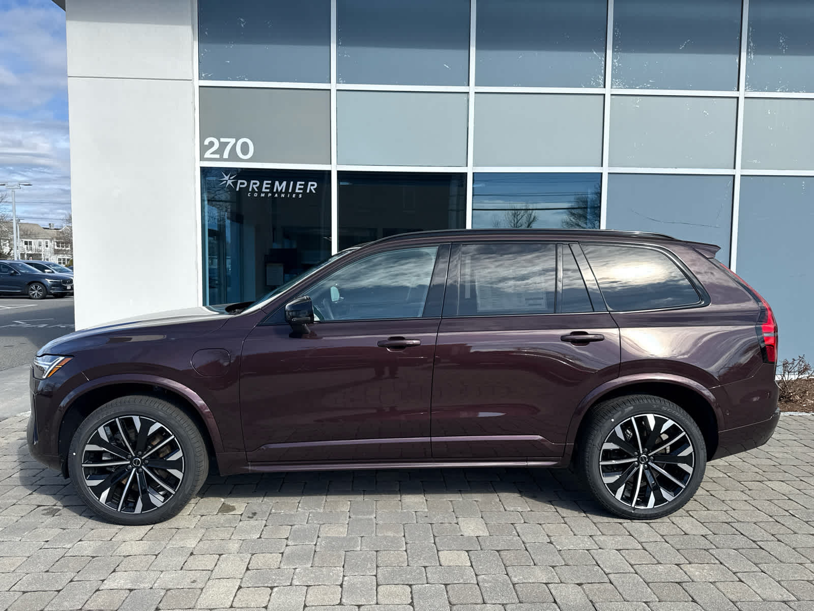 View vehicle photo 5