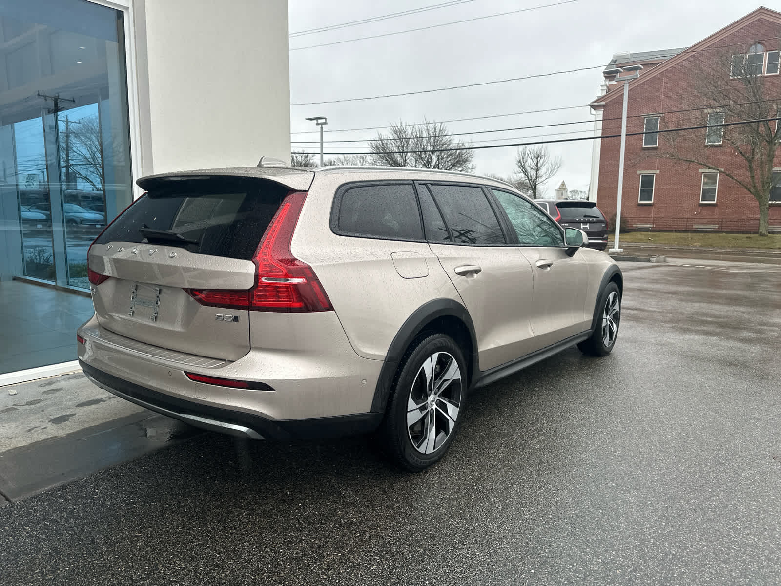 View vehicle photo 7