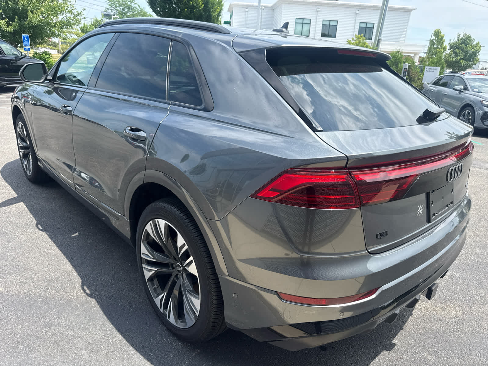 View vehicle photo 6