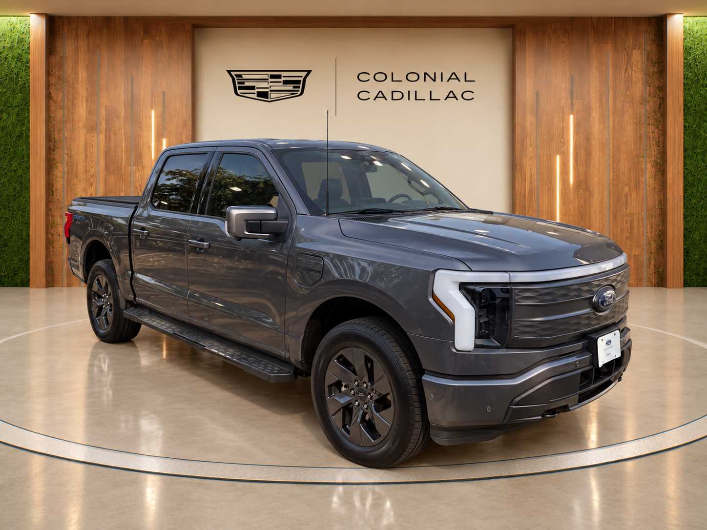 2022 Ford F-150 Lightning Lariat SuperCrew AWD